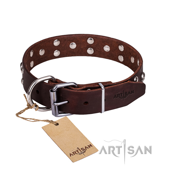 Leather dog collar with rounded edges for comfy walking