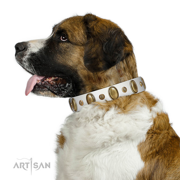 Handy use reliable natural genuine leather dog collar with studs