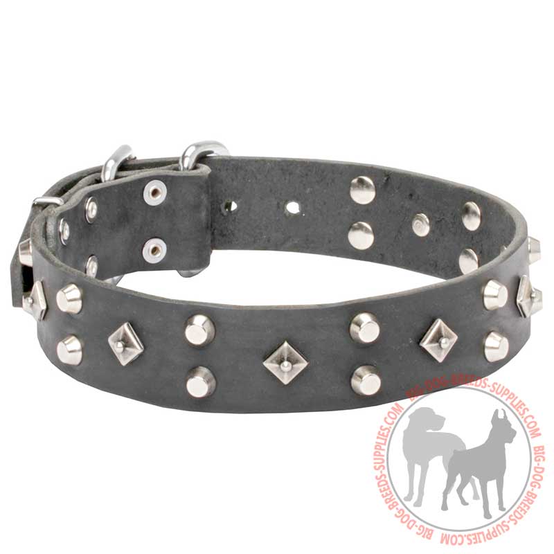 'Pyramid of Cheops' Leather Dog Collar with Decoration